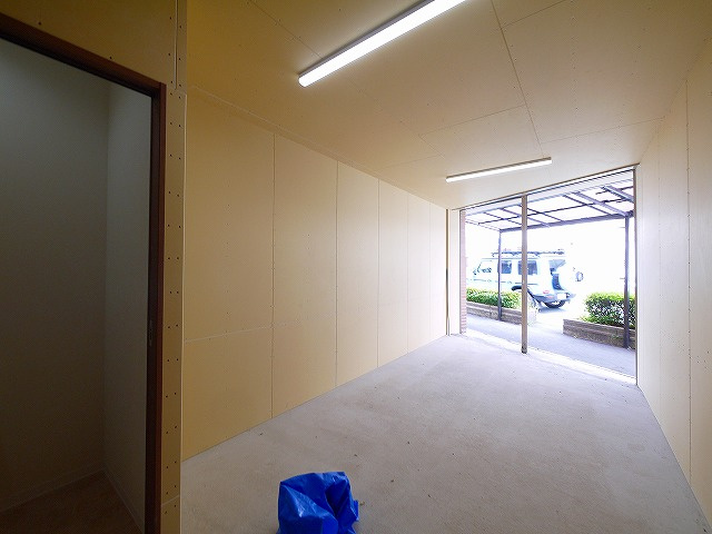 登美ヶ丘３丁目店舗の内装