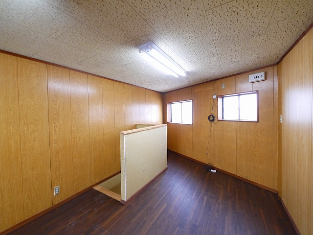 登美ヶ丘３丁目店舗の内装