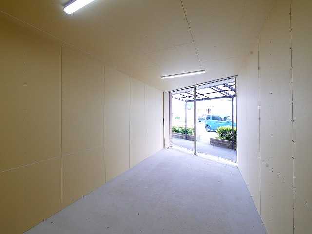 登美ヶ丘３丁目店舗の内装