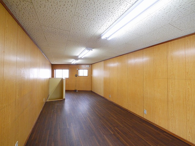 登美ヶ丘３丁目店舗の内装