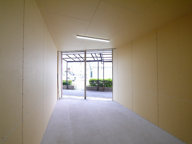 登美ヶ丘３丁目店舗の内装