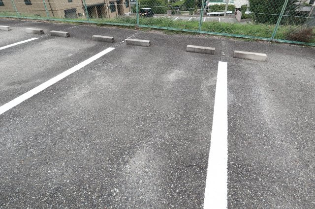 パルティーダB棟の駐車場