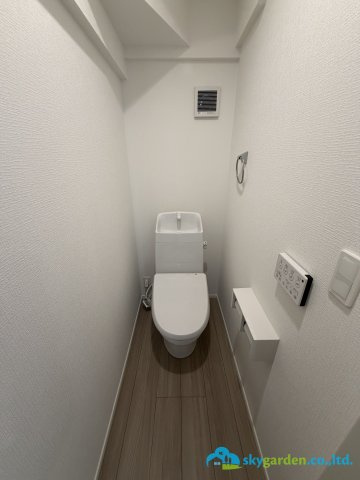 伊勢原市高森台3丁目　新築戸建　全2棟2号棟のトイレ