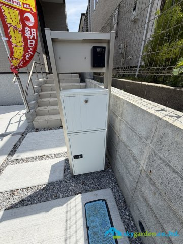 伊勢原市高森台3丁目　新築戸建　全2棟2号棟の玄関