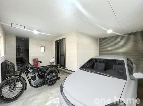 塚本3丁目中古戸建の駐車場|◆広々ビルトインガレージ付き！工具を治める部屋もあり、手洗いも完備！
◆愛車のメンテがゆったりできます！シャッター付で大人の秘密基地を楽しめます！
◆画像はイメージ図です。