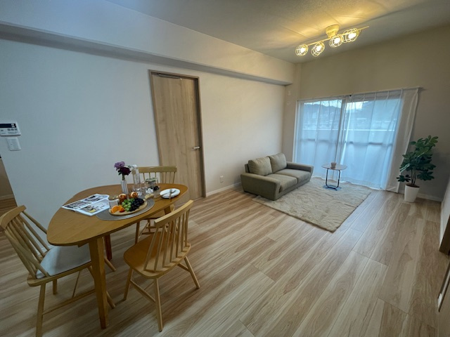 【居間・リビング】アイムス一の宮 