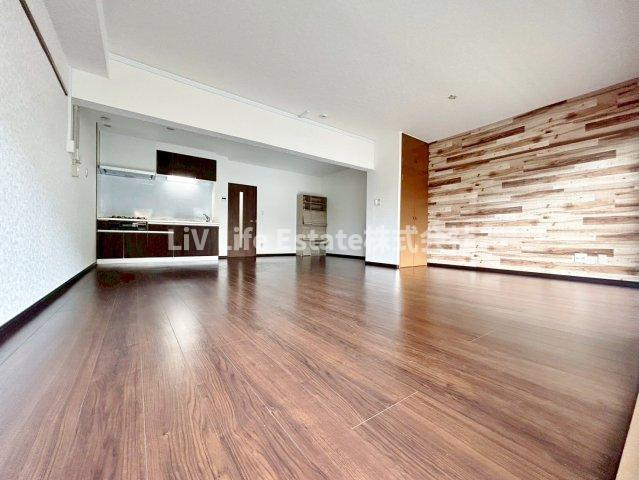 ガーデンハイツ滝山Bの居間・リビング