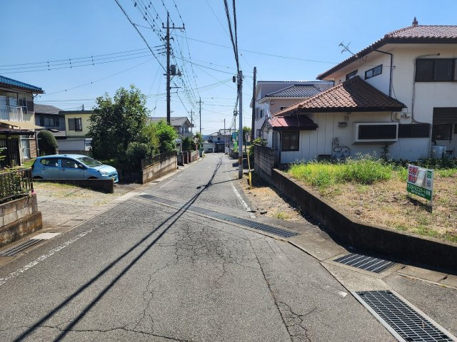 高崎市金古町売土地の前面道路含む現地写真