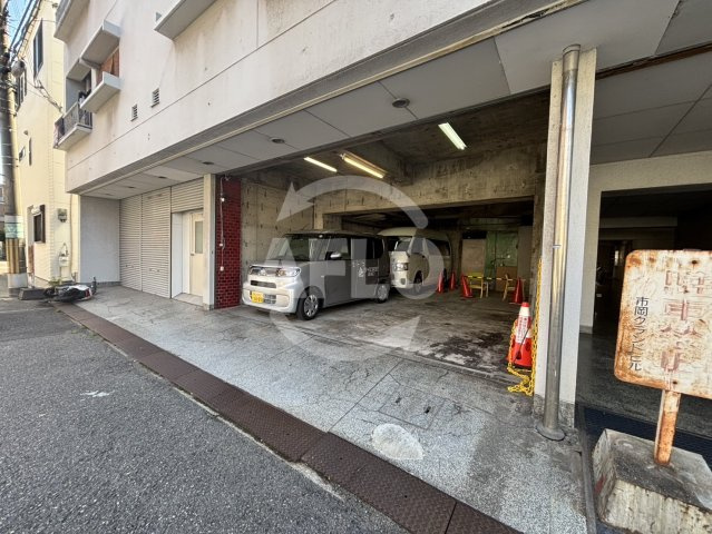 市岡グランドビルの駐車場|市岡グランドビル　駐車場
