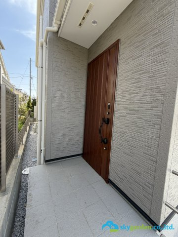 伊勢原市高森台3丁目　新築戸建　全2棟1号棟の玄関