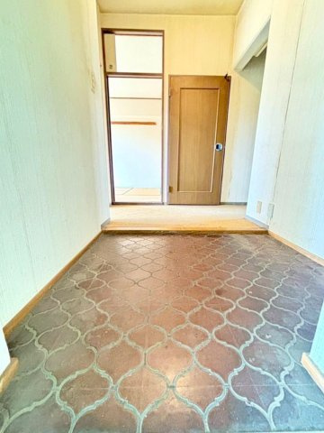 光ヶ丘第3エステート1号棟の玄関