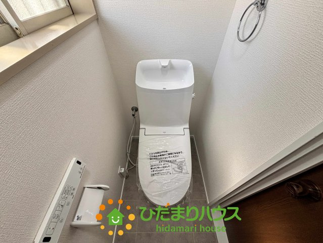 加須市栄　中古一戸建てのトイレ