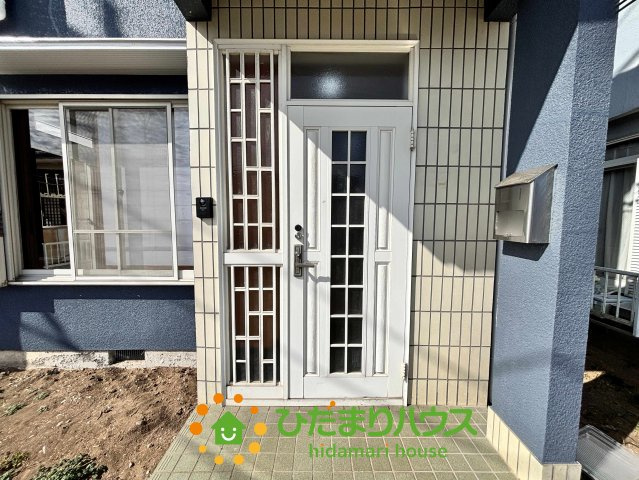 加須市栄　中古一戸建ての玄関