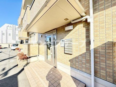 ラ メールのエントランス|高崎、前橋、伊勢崎エリアのお部屋探しはエンドスケープまで！お客様の理想お聞かせ下さい♪