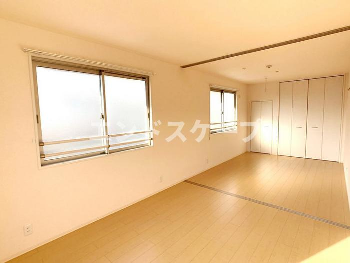 ラ メールの居間・リビング|高崎、前橋、伊勢崎エリアのお部屋探しはエンドスケープまで！お客様の理想お聞かせ下さい♪