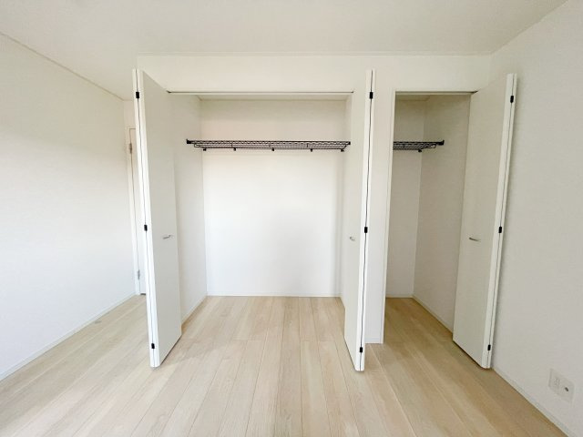 新築戸建・建売　郡山市開成5丁目　制震+耐震構造　開成小・第一中の収納|棚付きクローゼットは衣類だけでなくバッグや帽子も綺麗に収まる収納力が魅力です！