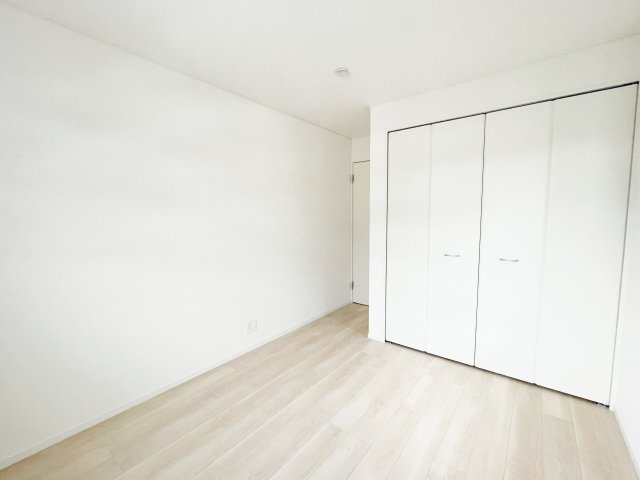 新築戸建・建売　郡山市開成5丁目　制震+耐震構造　開成小・第一中の洋室|全居室収納付きでお部屋の中もすっきりです！