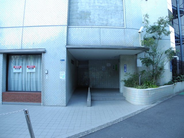 シャンボール北新宿のエントランス