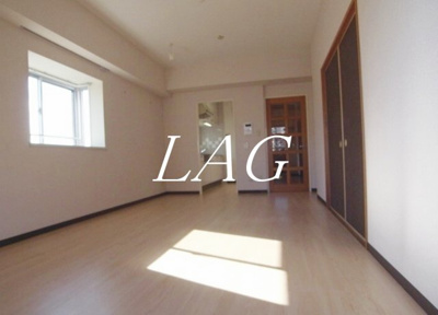 【居間・リビング】 | コーポレート相模原三丁目 | 洋室のお部屋です。