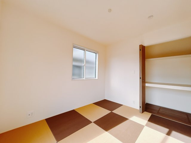 【新築戸建】高崎市吉井町長根　の和室|■1階和室｜和室でしか味わえない畳ならではの香りや素材で和のやすらぎを感じてください♪休日はお子様とお昼寝するのにも最適です！