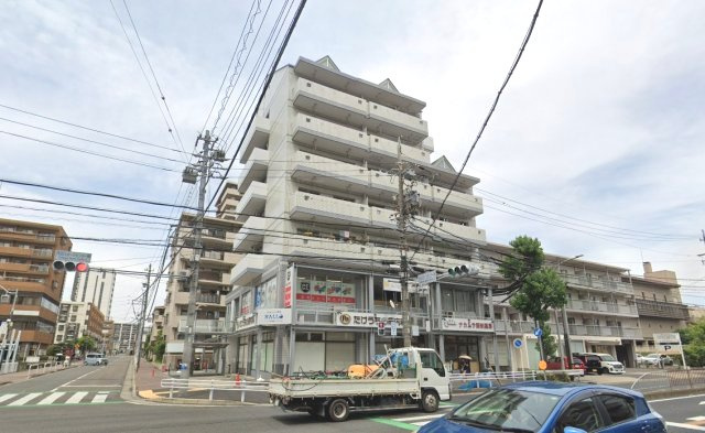 クロックタワー植田の外観