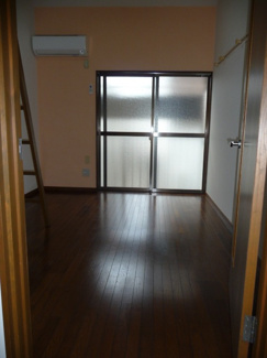 【洋室】 | 写真は同物件内、別のお部屋の様子です。