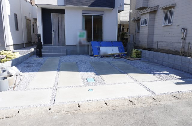 越谷市東越谷5丁目 新築分譲住宅 全2棟 2号棟の駐車場