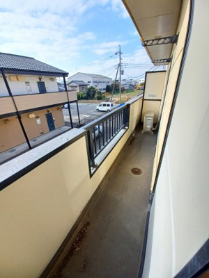 【バルコニー】 | ラビットハウスきさく | 外からの目が気にならないバルコニーで洗濯物が干せます