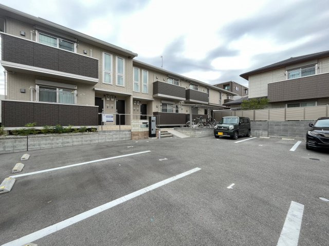 パークサイド歌敷山の駐車場