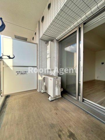 プレサンスジェネ千種内山Ⅱのバルコニー