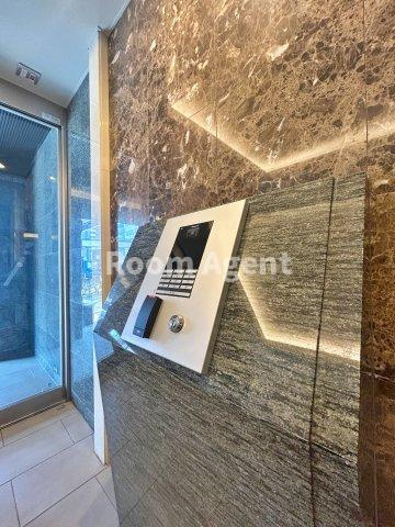 プレサンスジェネ千種内山Ⅱのエントランス