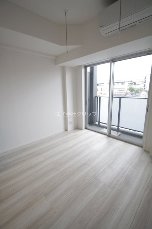 クラリッサ横浜ロッソの洋室