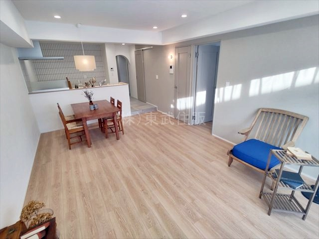 【居間・リビング】の画像