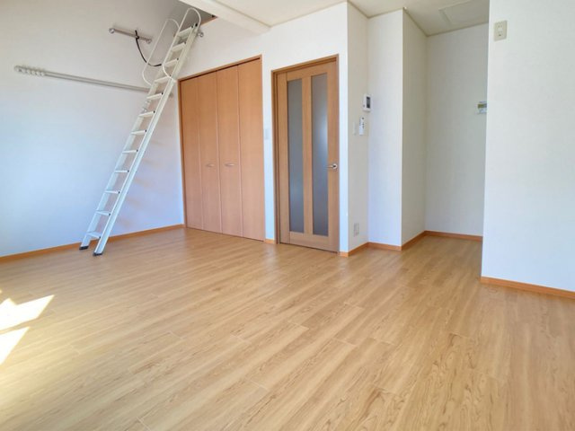 プルミエール相模原の居間・リビング