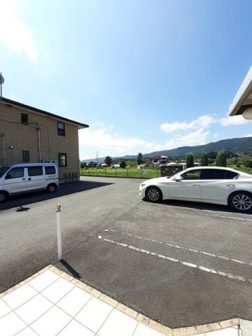 フレッシュリーの駐車場