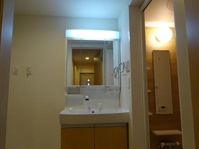 ライブリーポトス江波の洗面所|洗髪洗面化粧台