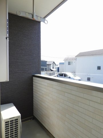 ハウスアイⅠのバルコニー|外からの目が気にならないバルコニーで洗濯物が干せます