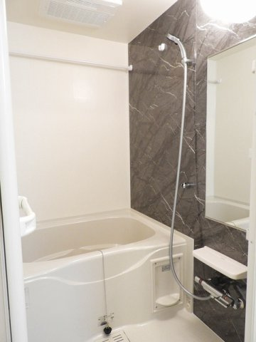 ハウスアイⅠの浴室|日々の疲れを癒すお風呂付です