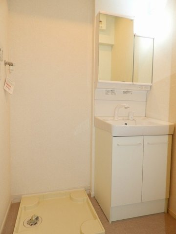 ハウスアイⅠの洗面所|忙しい朝には欠かせない洗面所です