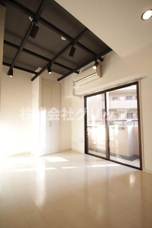 パレ・ドール伊勢佐木町南の居間・リビング