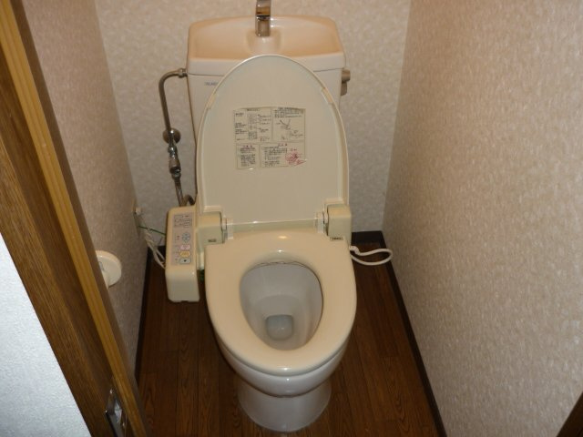 クレストールのトイレ|シャワー付トイレ