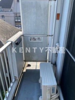 【バルコニー】 | クリオ石川台壱番館 | 外からの目が気にならないバルコニーで洗濯物が干せます