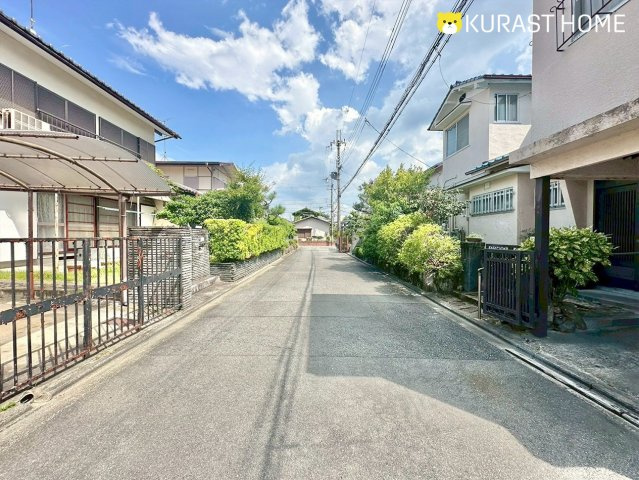 京都市西京区大原野上里鳥見町　新築戸建の前面道路含む現地写真