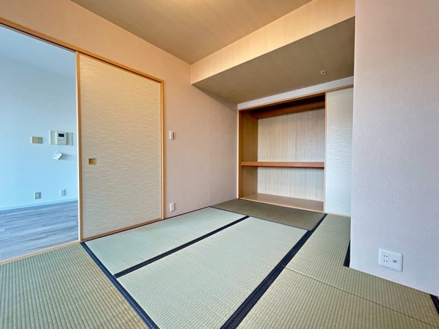 駅近タワーマンション☆３ＬＤＫ☆リフォーム完了で即入居ＯＫ☆ファーストタワー大津ＭＡＲＹの収納|押入