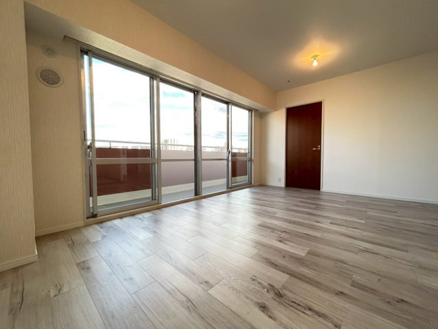 駅近タワーマンション☆３ＬＤＫ☆リフォーム完了で即入居ＯＫ☆ファーストタワー大津ＭＡＲＹの居間・リビング|リビング