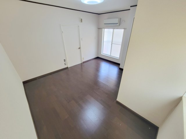 エムズ富雄の居間・リビング