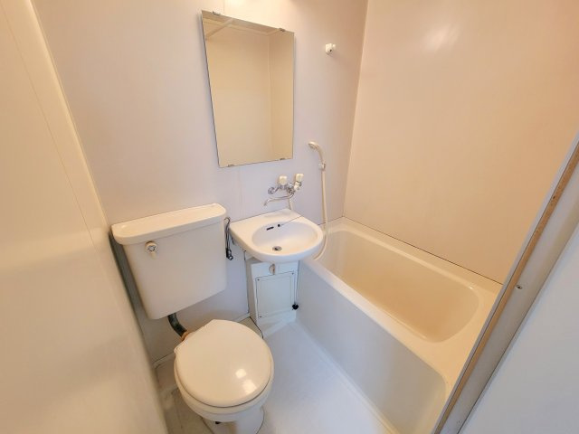 エムズ富雄の浴室