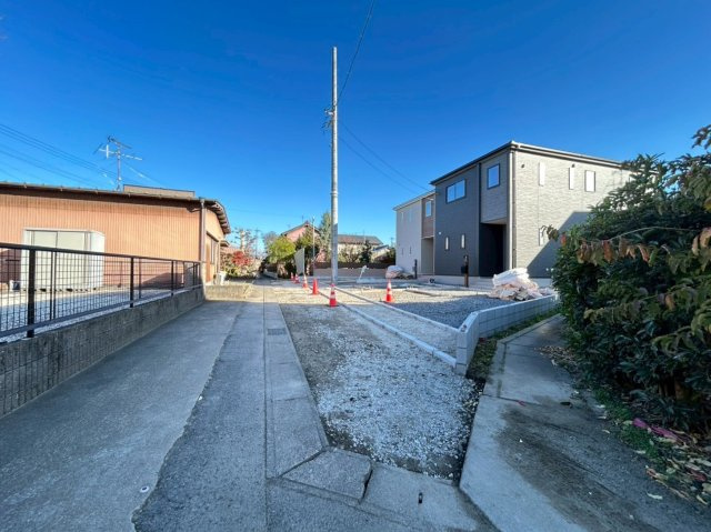 リーブルガーデン　一宮市北方町　全2区画分譲のバルコニー|バルコニーは南向きで洗濯物もよく乾きます！強度と表面積硬度を持つFPRで防水しています。