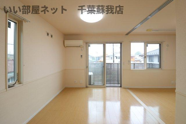 ピーノフォーリア弐番館の居間・リビング|ゆったりとしたリビングです