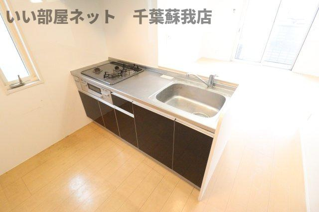 ピーノフォーリア弐番館のキッチン|コンパクトなキッチンで掃除もラクラク